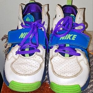 Nike Air Trainer Huarache Boys Size 2Y